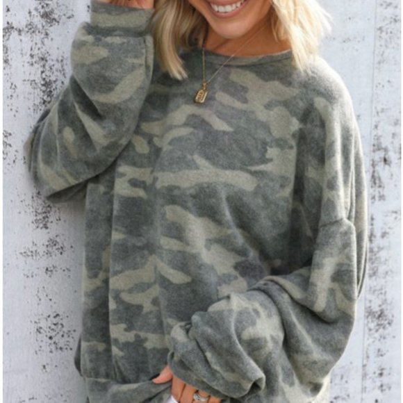 www.citrusandjune.com Tops - RESTOCK!! Ivy Camo Pullover Sweatshirt Green